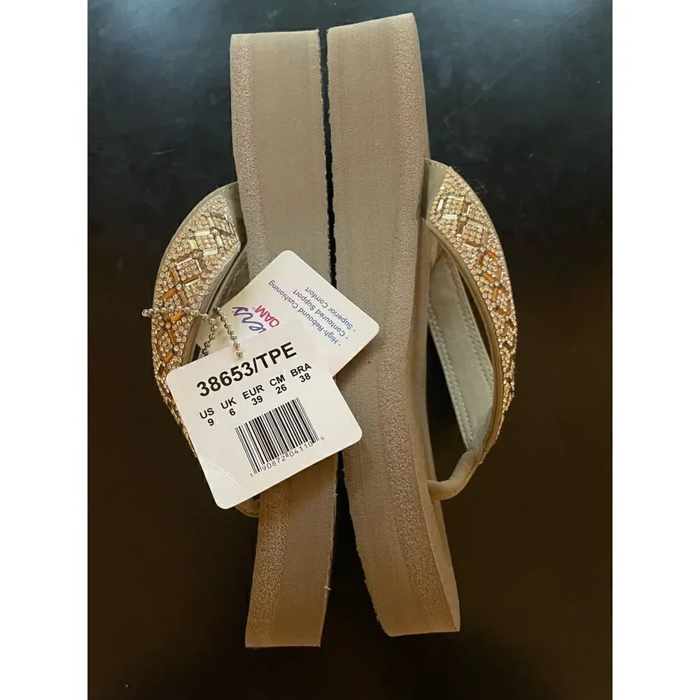 Skechers Sandals (SZ 9)